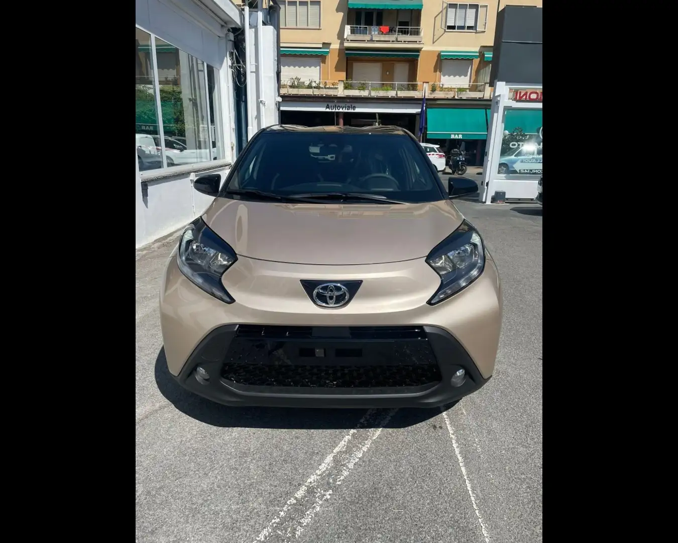 Toyota Aygo X 1.0 Trend 72cv s-cvt Beige - 1