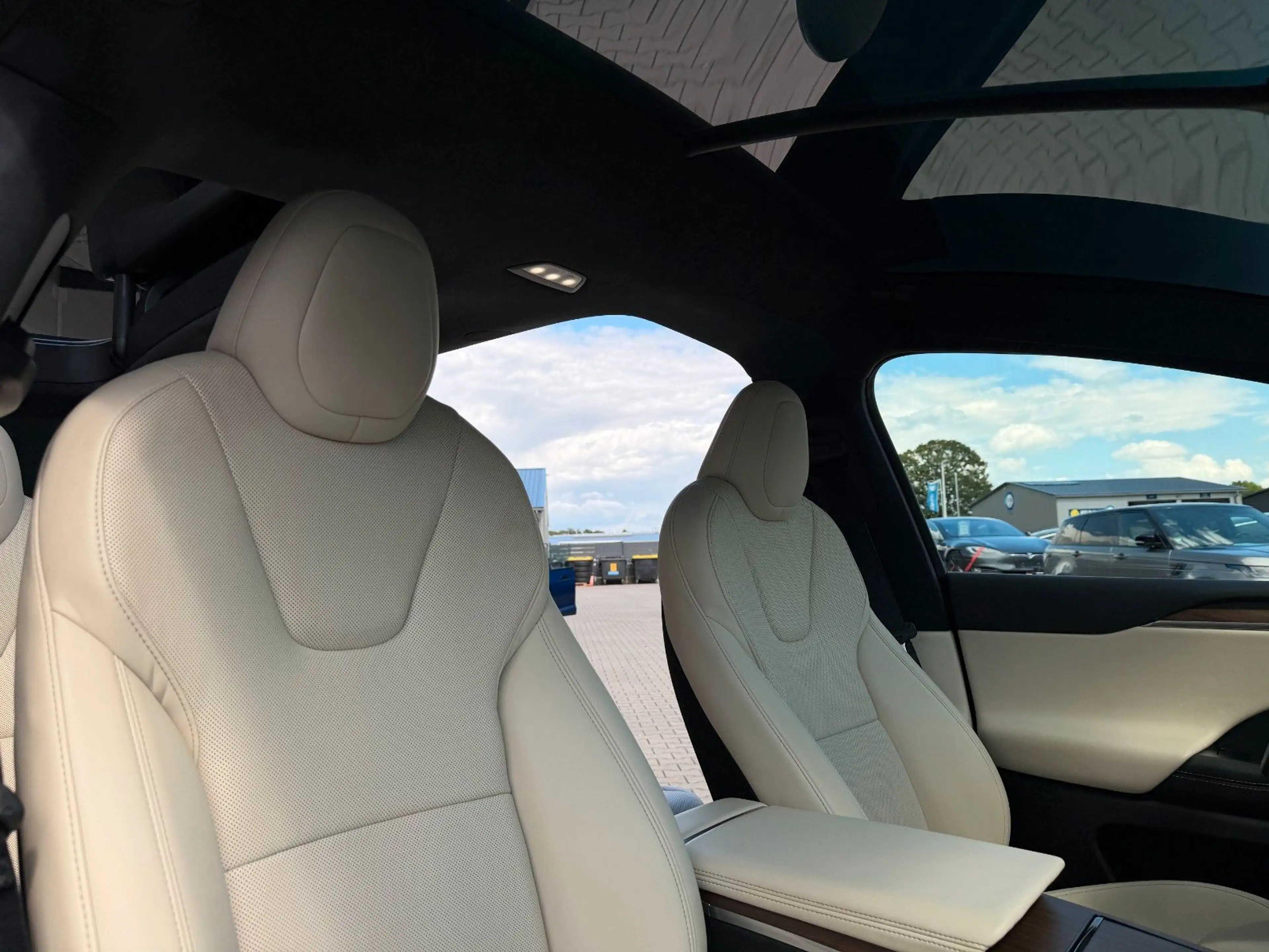 Tesla Model X MODEL X PALLADIUM |  HW 4 USS | 7 SEATER | — photo 15