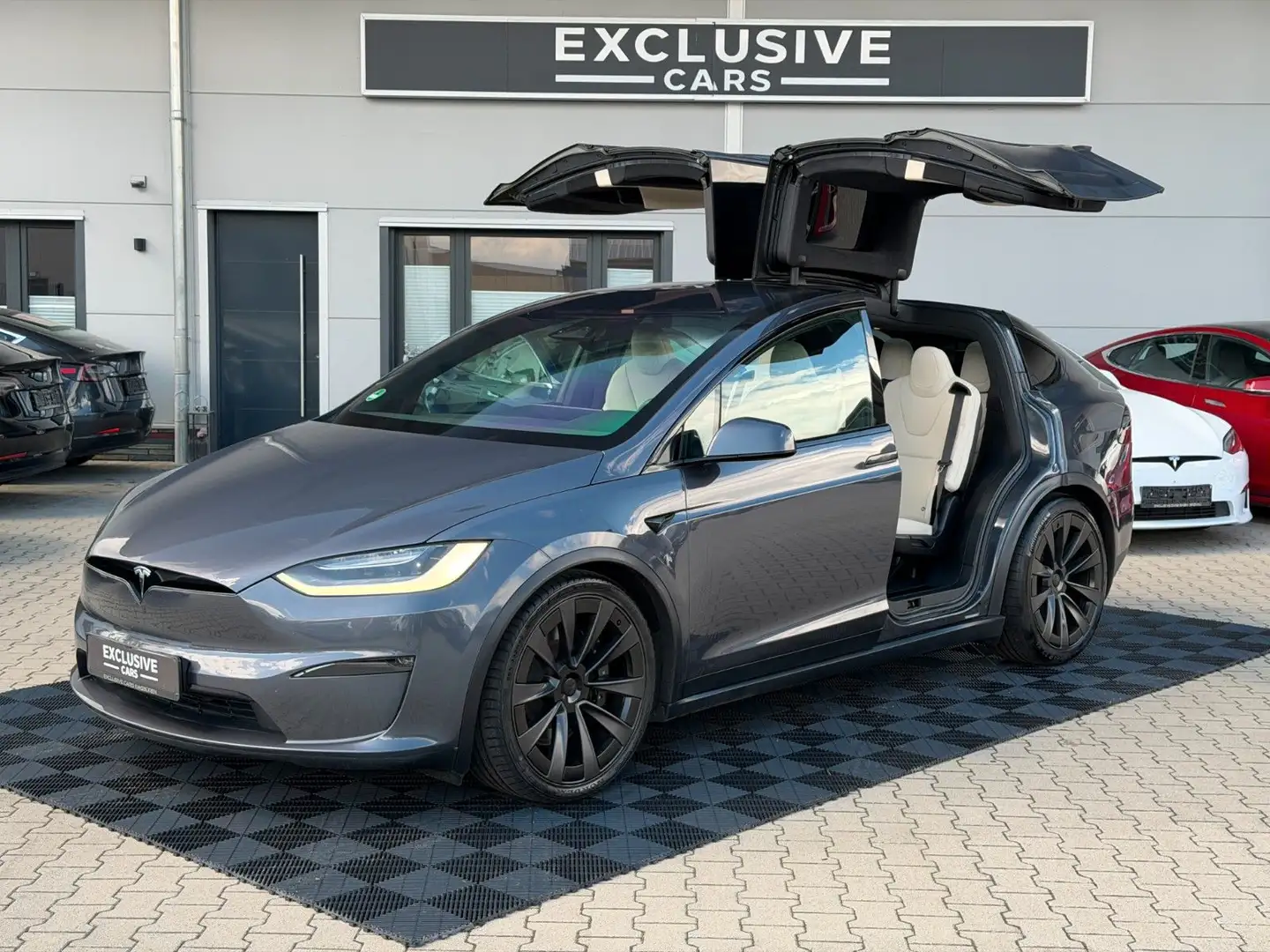 TESLA Model X