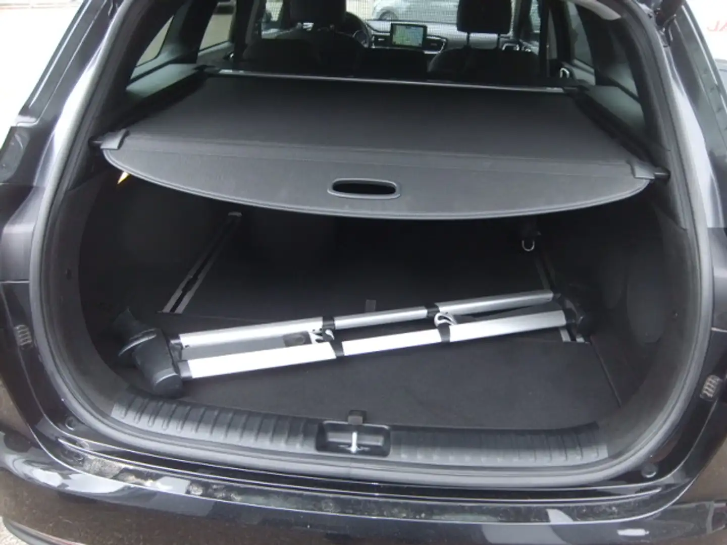 Kia Ceed / cee'd SW 1.6 CRDi Platinum Edition Schwarz - 2