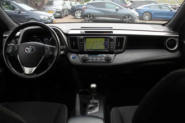 Toyota Rav4 view 2