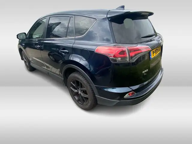 Toyota Rav4 view 5