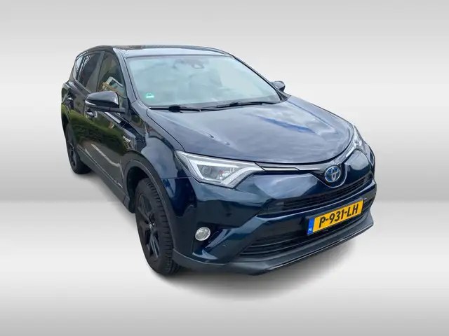 Toyota Rav4 view 4