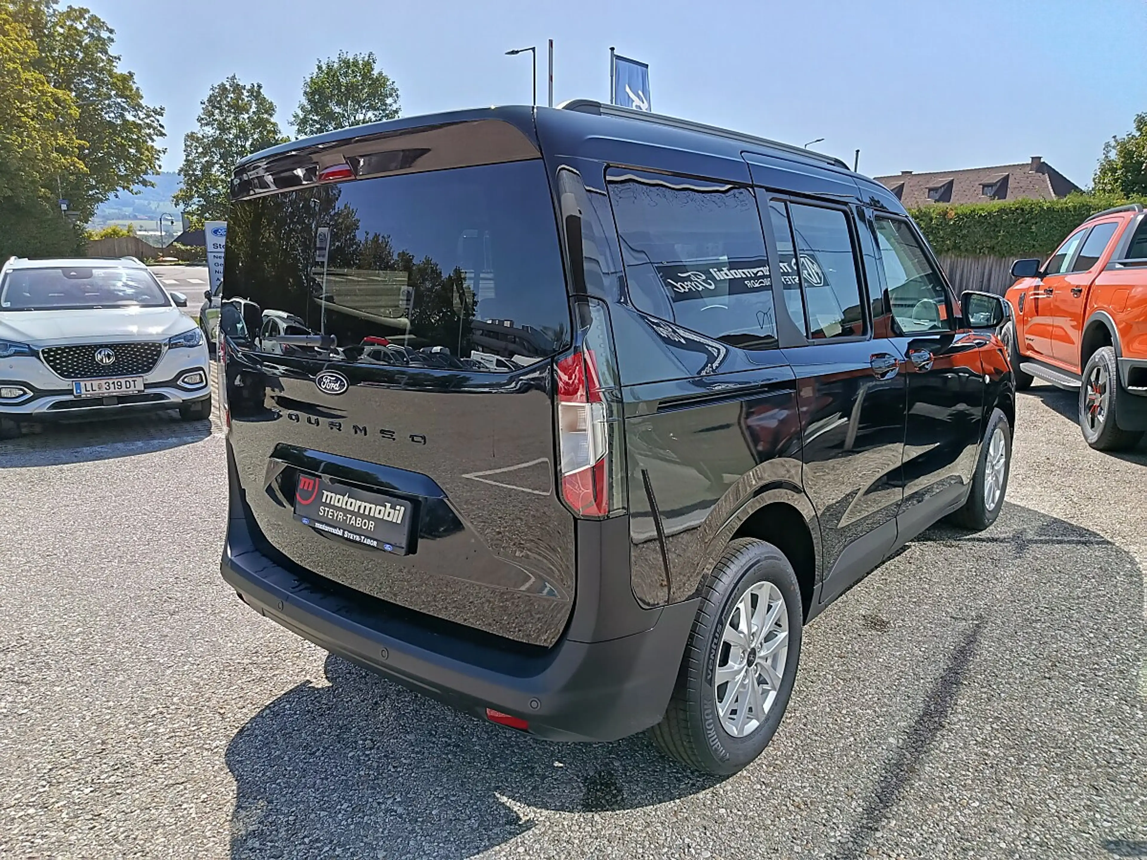 Ford Tourneo Courier 1,0 EcoBoost Titanium — photo 7