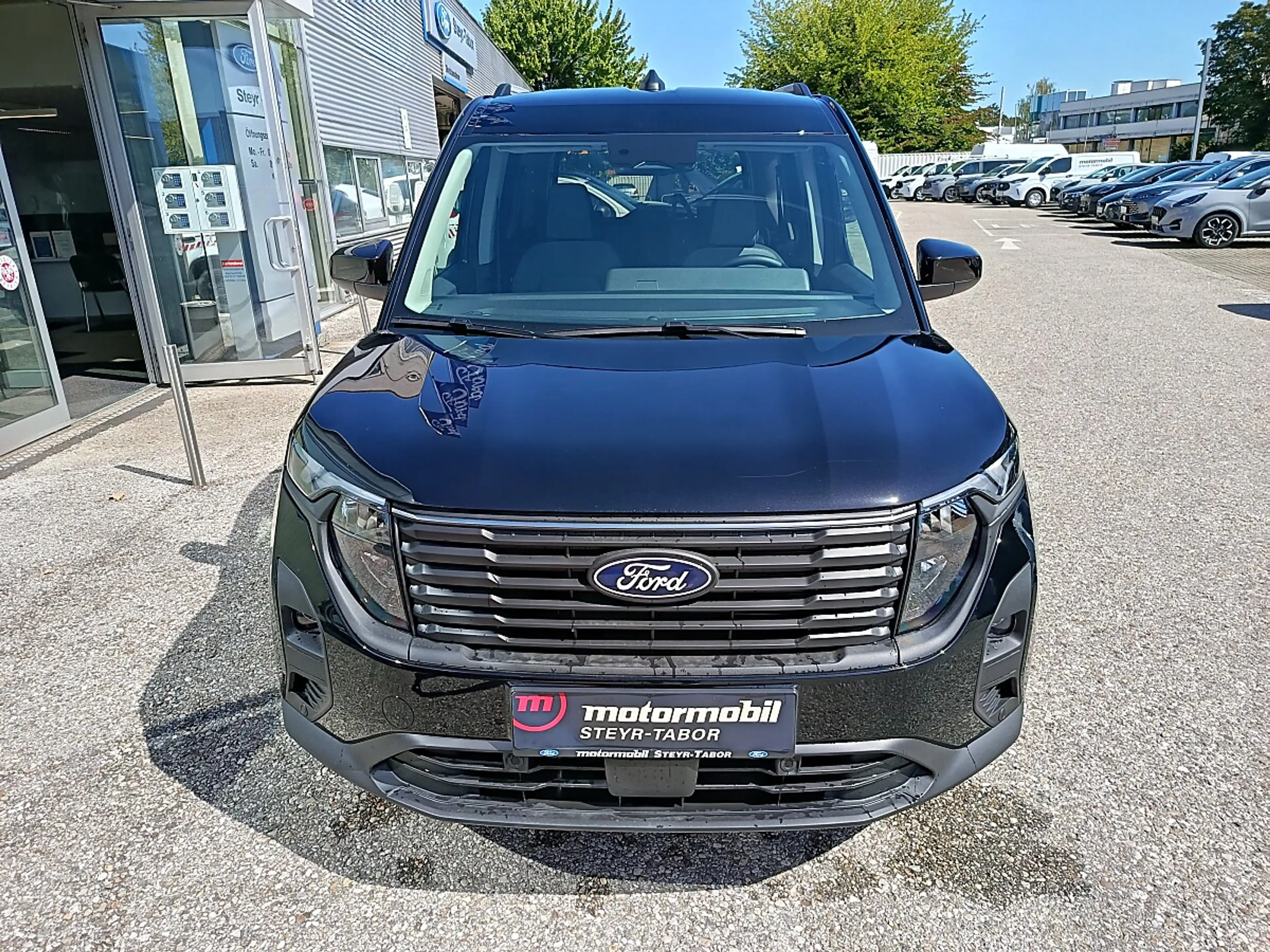 Ford Tourneo Courier 1,0 EcoBoost Titanium — photo 2