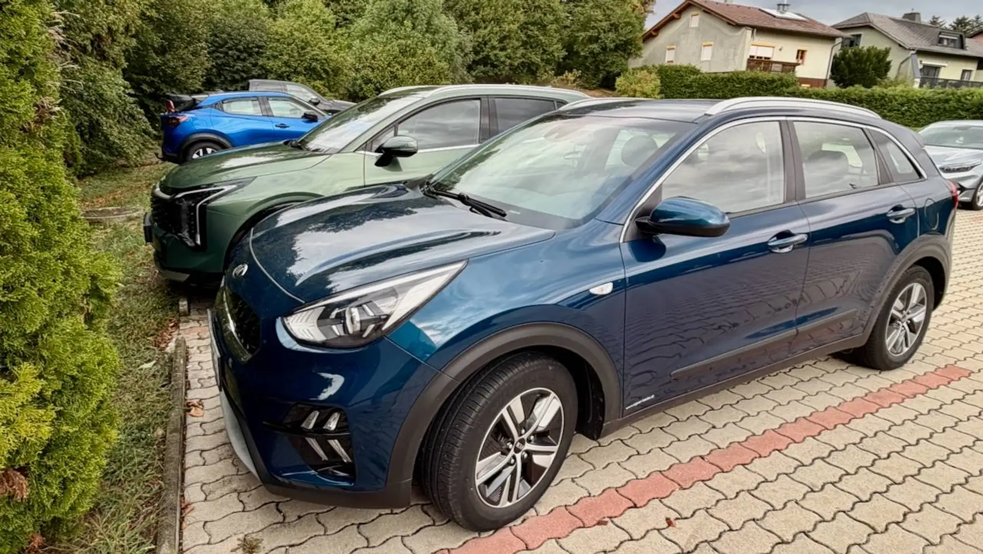 Kia Niro Niro 1,6 GDI GPF Hybrid Silber DCT Aut. Silber Blau - 1