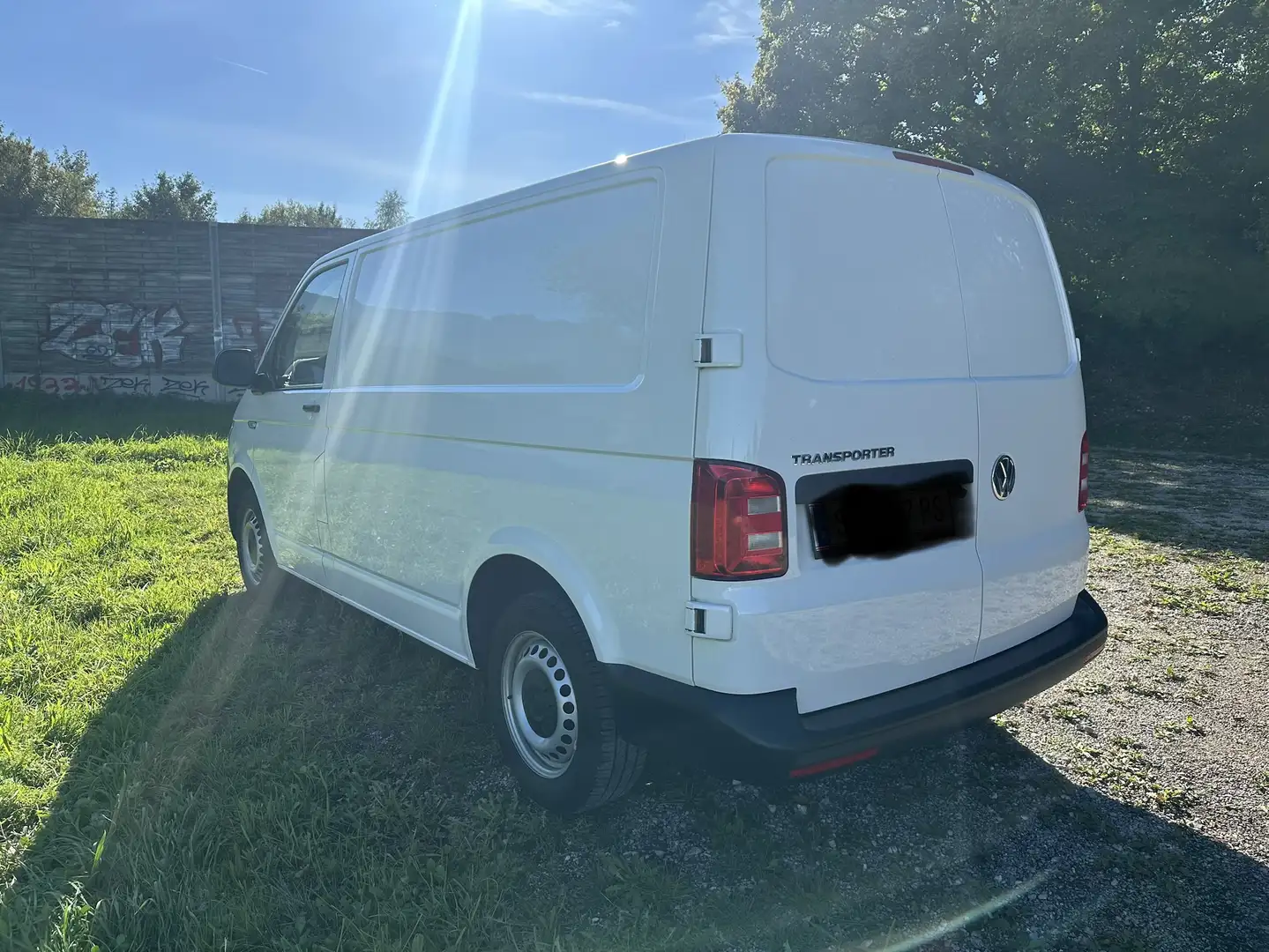 Volkswagen T6 Transporter 150 PS // 6 Gang // Klima // LED - 2