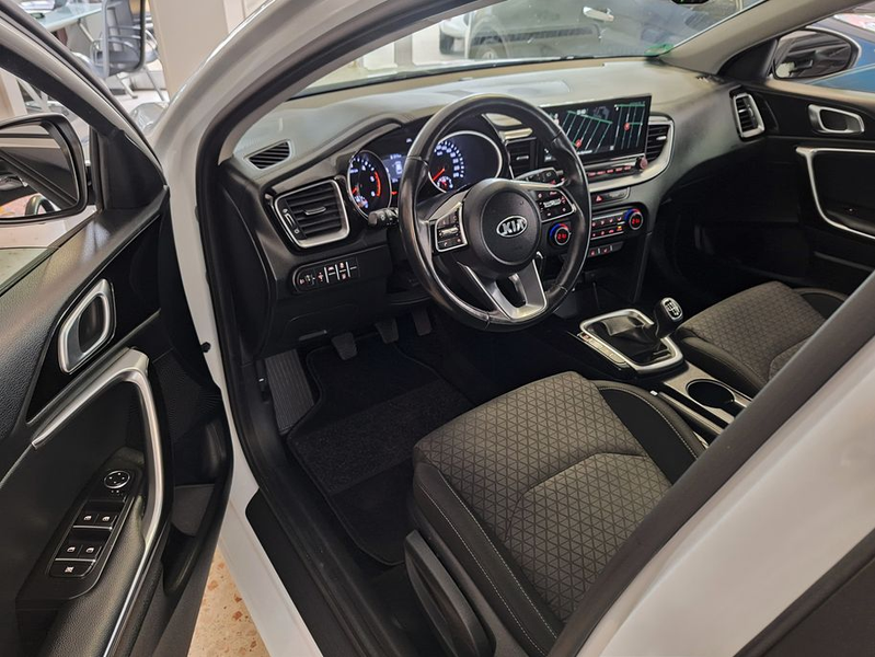 Kia Ceed / cee'd Hybrid Vision 1.Hand Navi Kamera DAB Scheckheft — photo 6