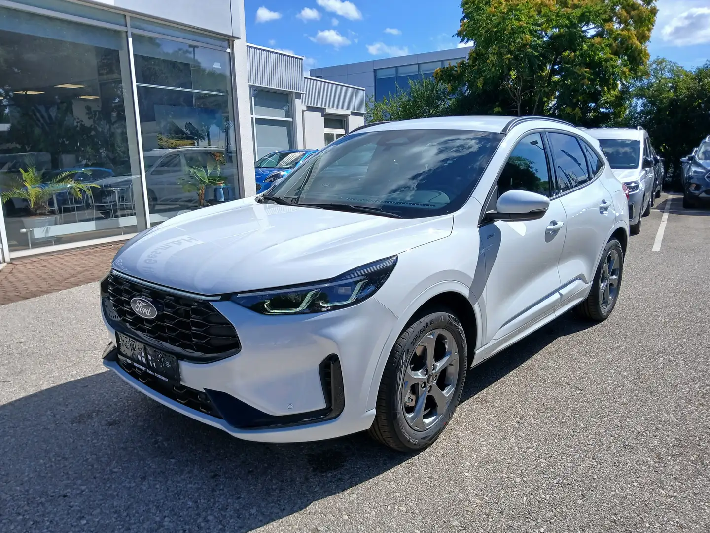 Ford Kuga 1,5 EcoBoost ST-Line Automatik Weiß - 1