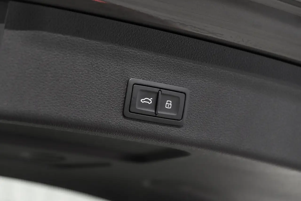 Audi A6 Avant 50 TFSIe Quattro S Line Pano Trekhaak Shadow Matrix ACC, миниатюра 21