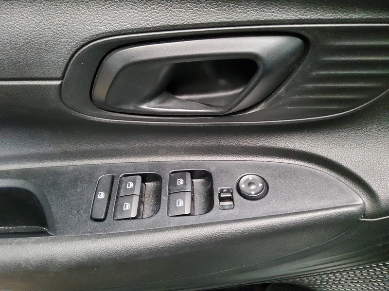 Hyundai i20 1.2 RfK PDC Shz BT DAB — photo 9