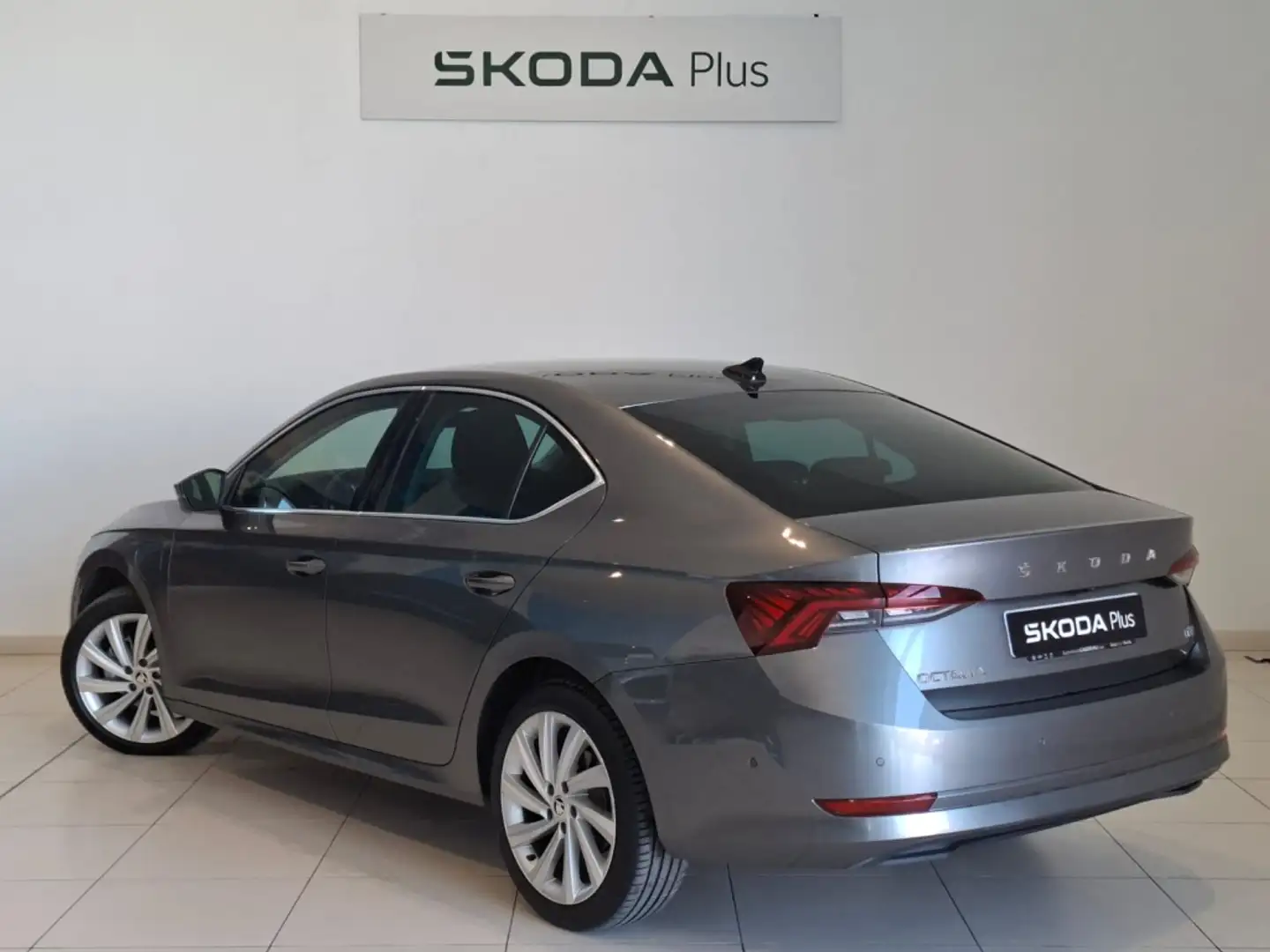 Skoda Octavia 1.4TSI iV PHEV Selection DSG Gris - 2