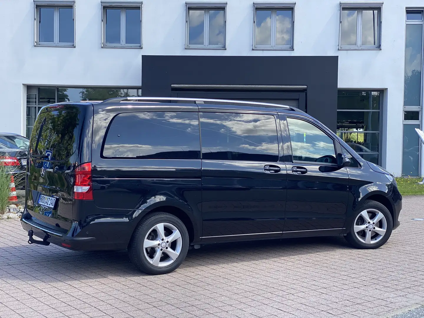 Mercedes-Benz V 250 d lang 7G-TRONIC Edit.2Drehsitze,2Schiebet,AHK - 1