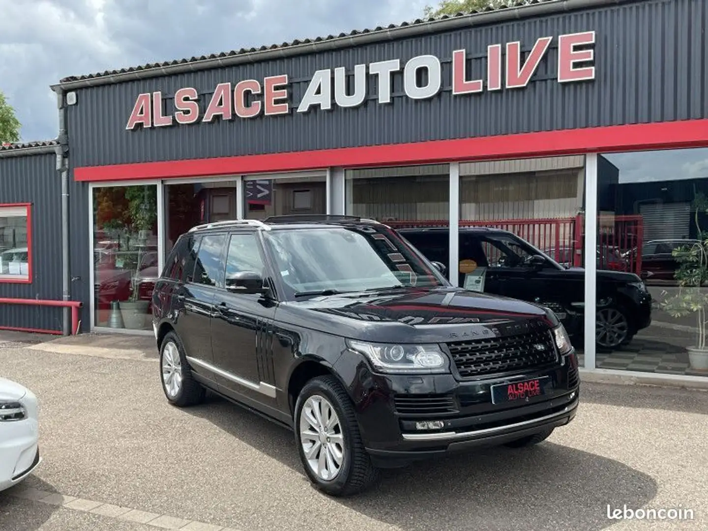 Land Rover Range Rover 3.0 TDV6 VOGUE SWB Noir - 1