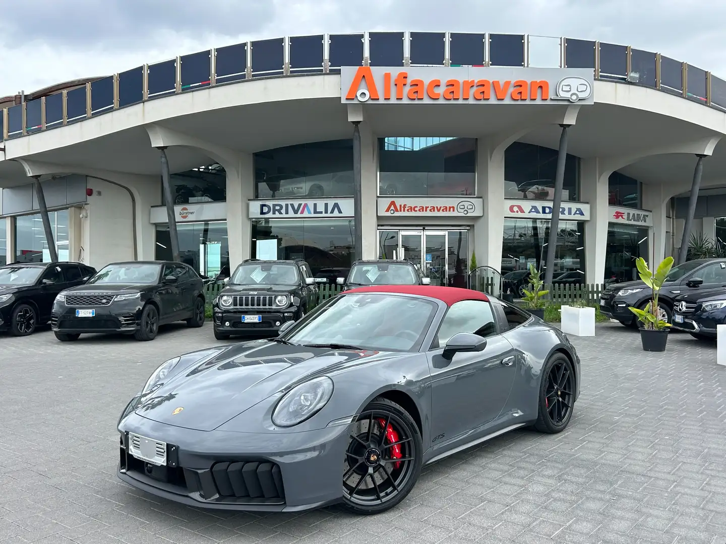 Porsche 992 992.2 911 Targa 3.6 4 GTS auto KM 0 Grigio - 1