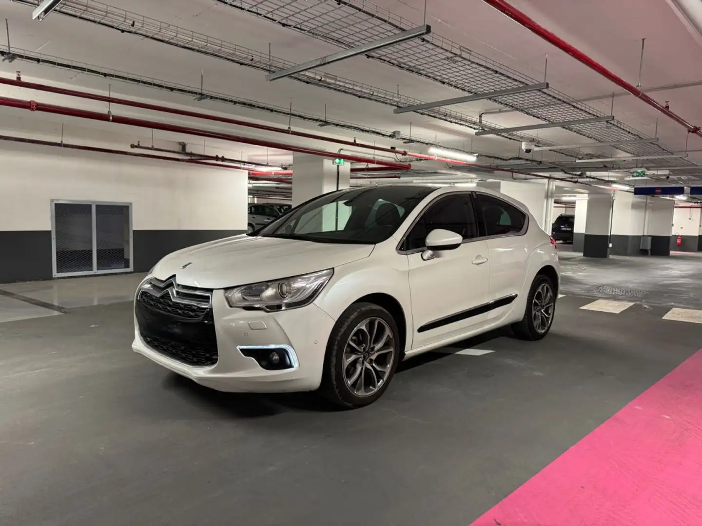 Citroen DS4 1.6 e-HDi Airdream Chic BMP6 Blanc - 2