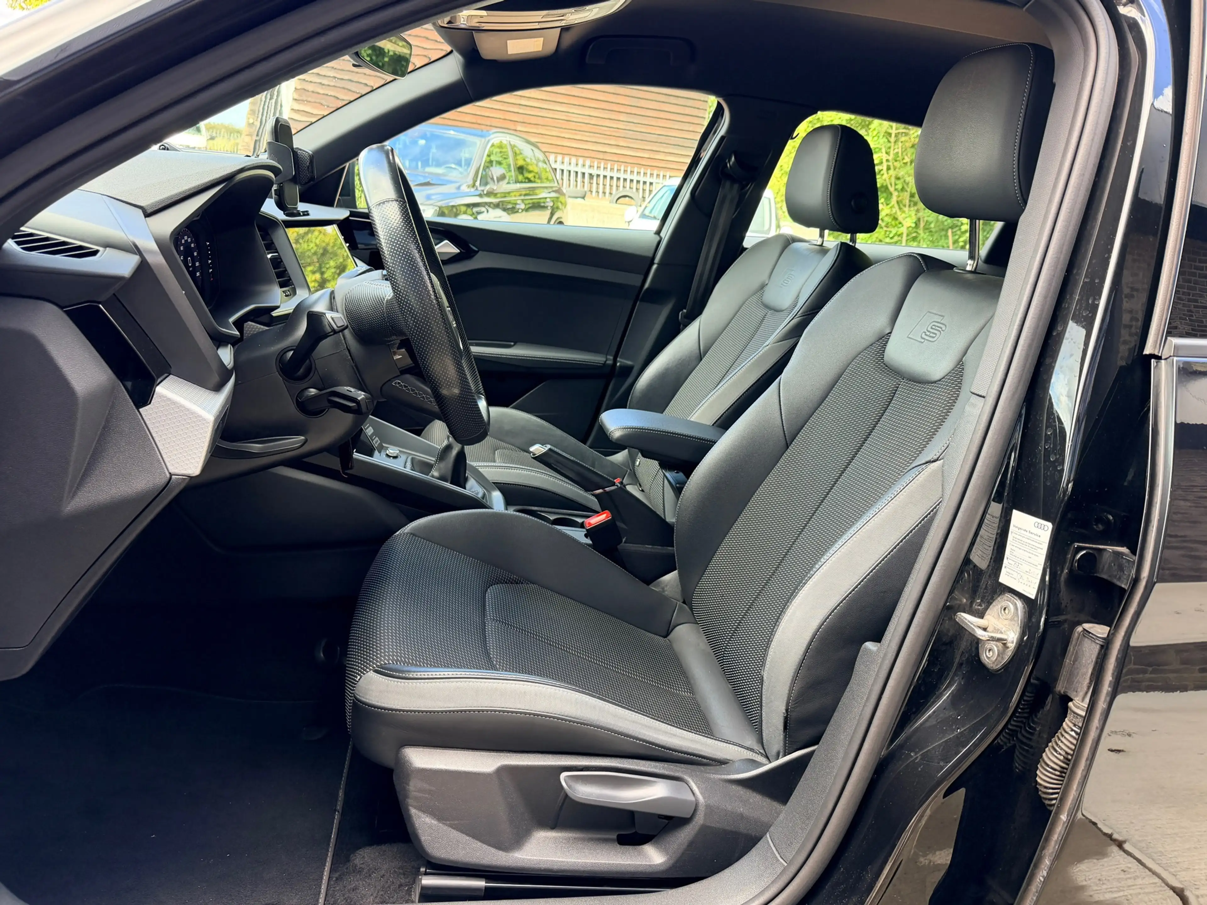 Audi A1 Sportback 25 TFSI S edition | S-Line | Camera | LE — photo 4