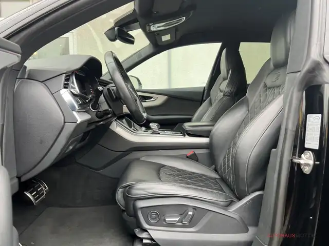 Audi SQ8 view 10