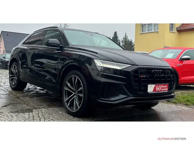 Audi SQ8 view 5