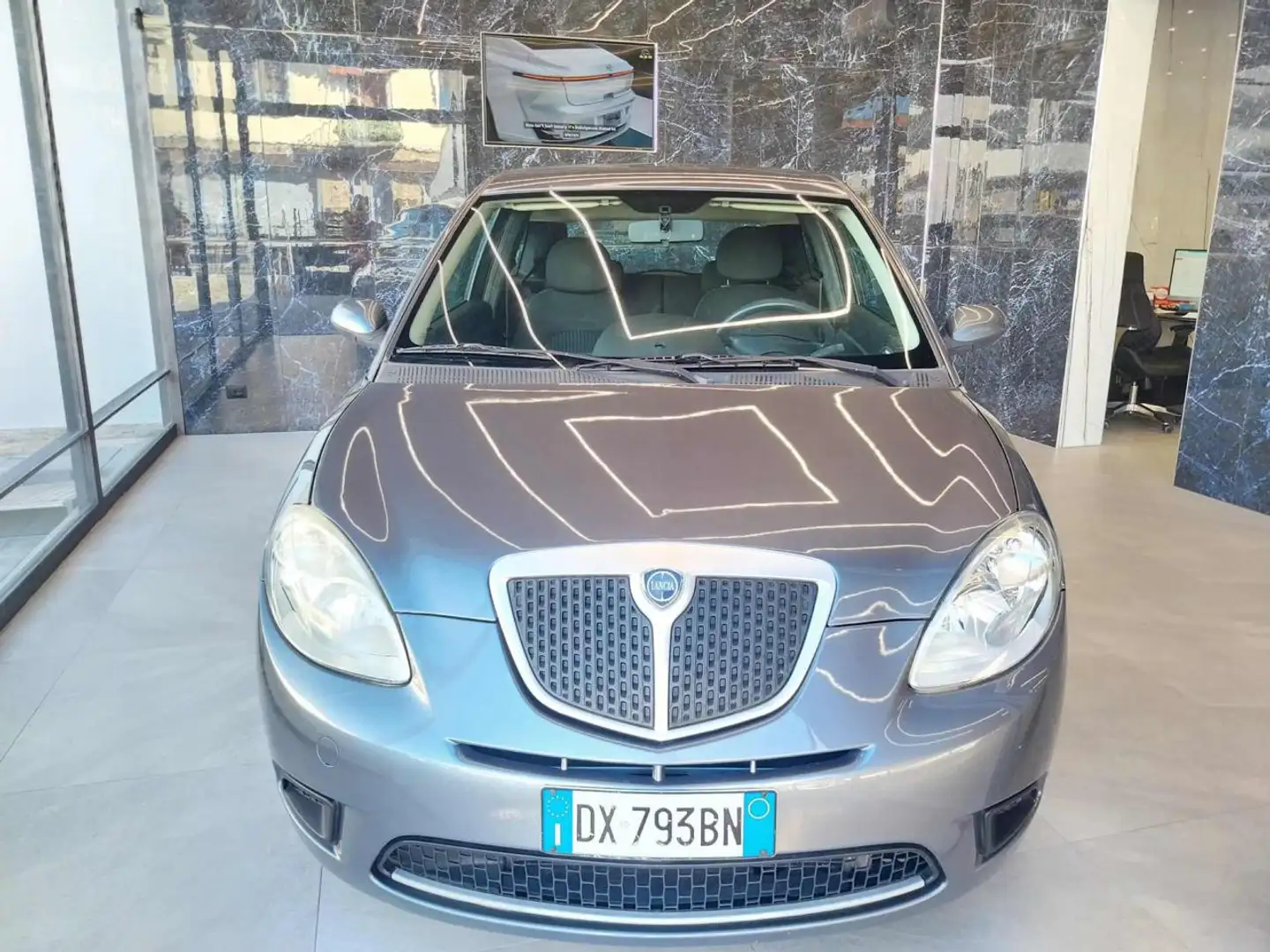 Lancia Ypsilon 1.2 Oro ( Garanzia 12 mesi) Gris - 1