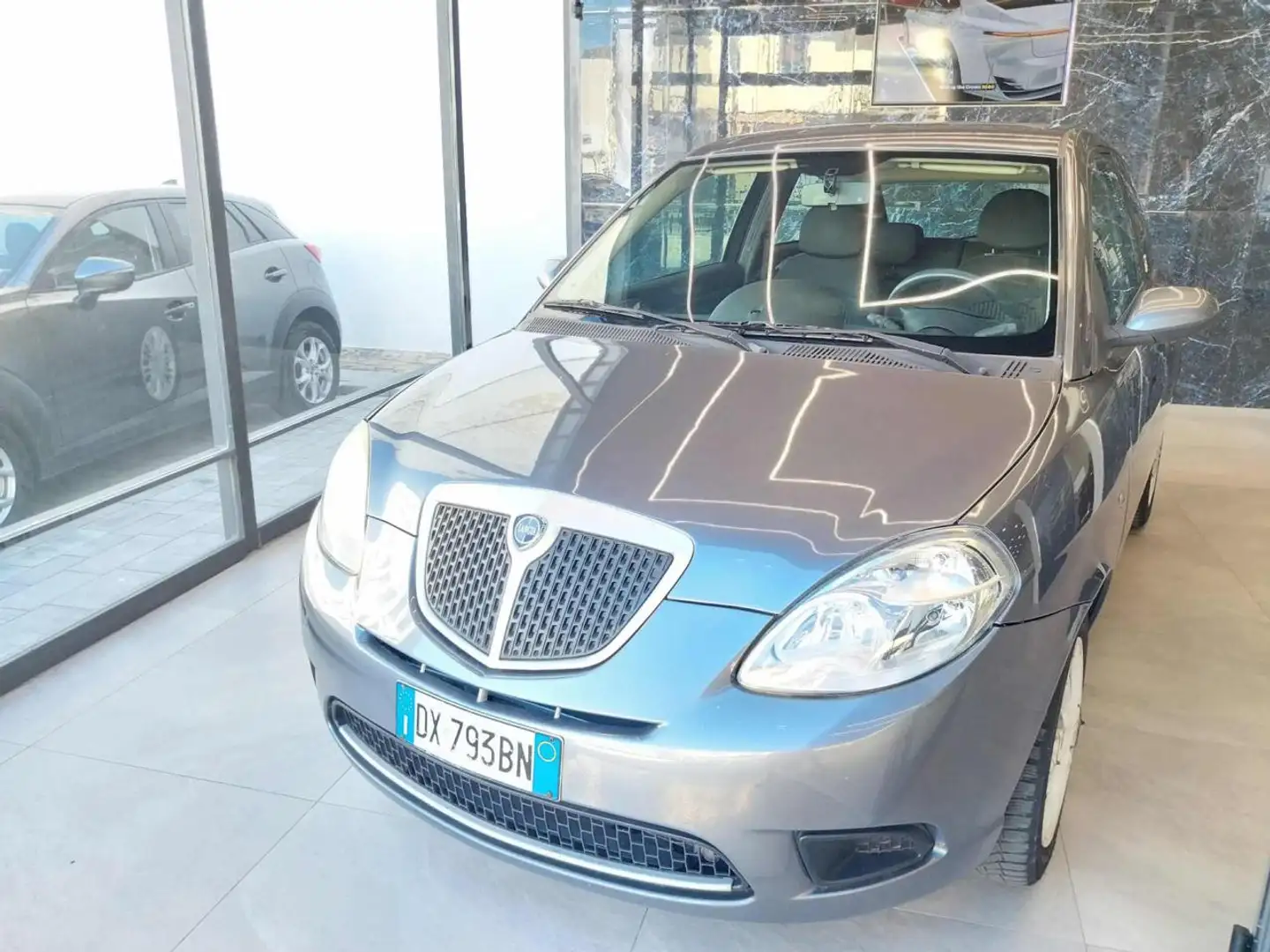 Lancia Ypsilon 1.2 Oro ( Garanzia 12 mesi) Gris - 2