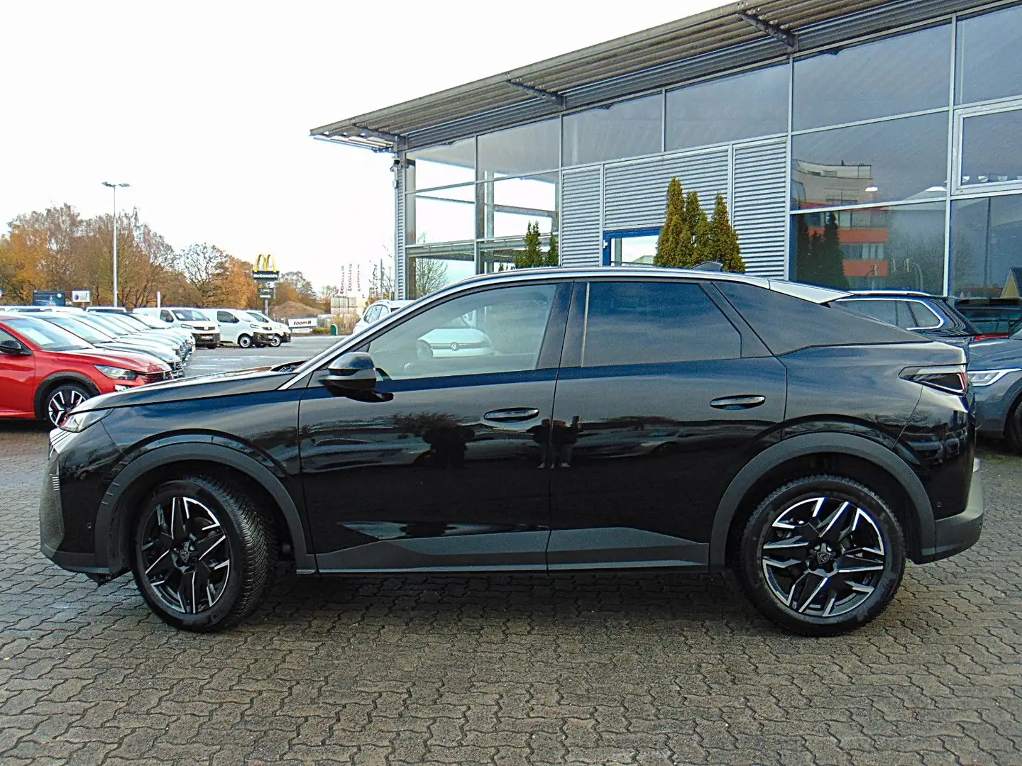 Peugeot 3008 Hybrid 145 Allure e-DSC6 Schwarz - 2