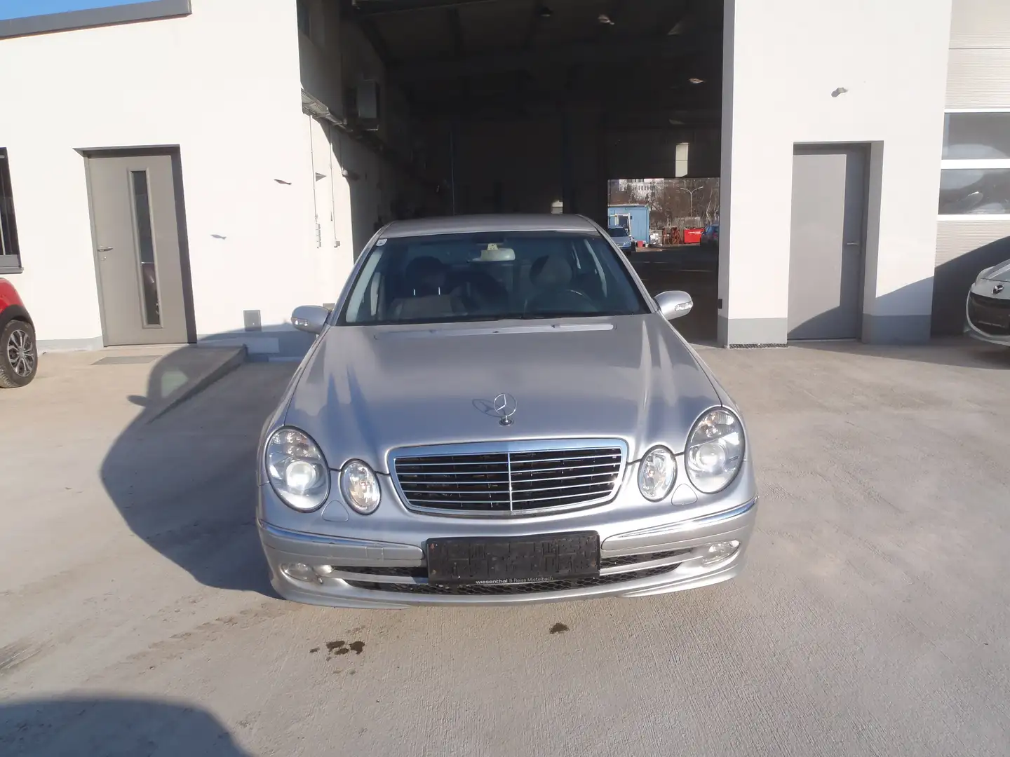 Mercedes-Benz E 220 E 220 Avantgarde CDI Avantgarde Silber - 1