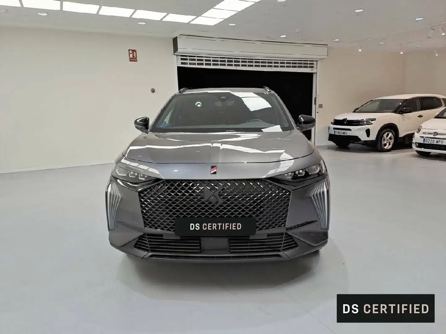 DS Automobiles DS 7 Crossback E-TENSE 225 PERFORMANCE LINE + Šedá - 2