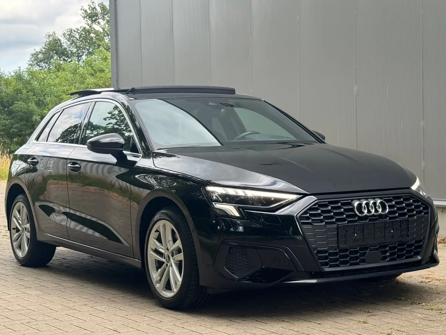 Audi A3 Sportback 40 TFSI e S Edition - Virtual - Massage Zwart - 2