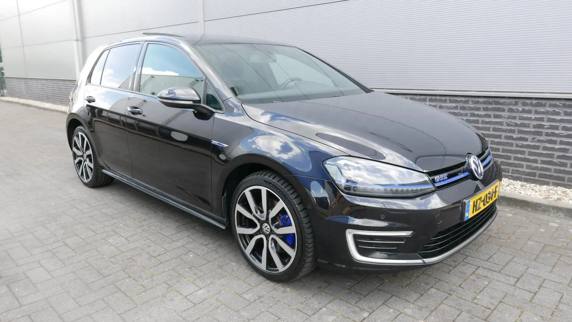 Volkswagen Golf GTE 1.4 TSI NAVI,PANORAMADAK,145208 KM. Zwart - 1