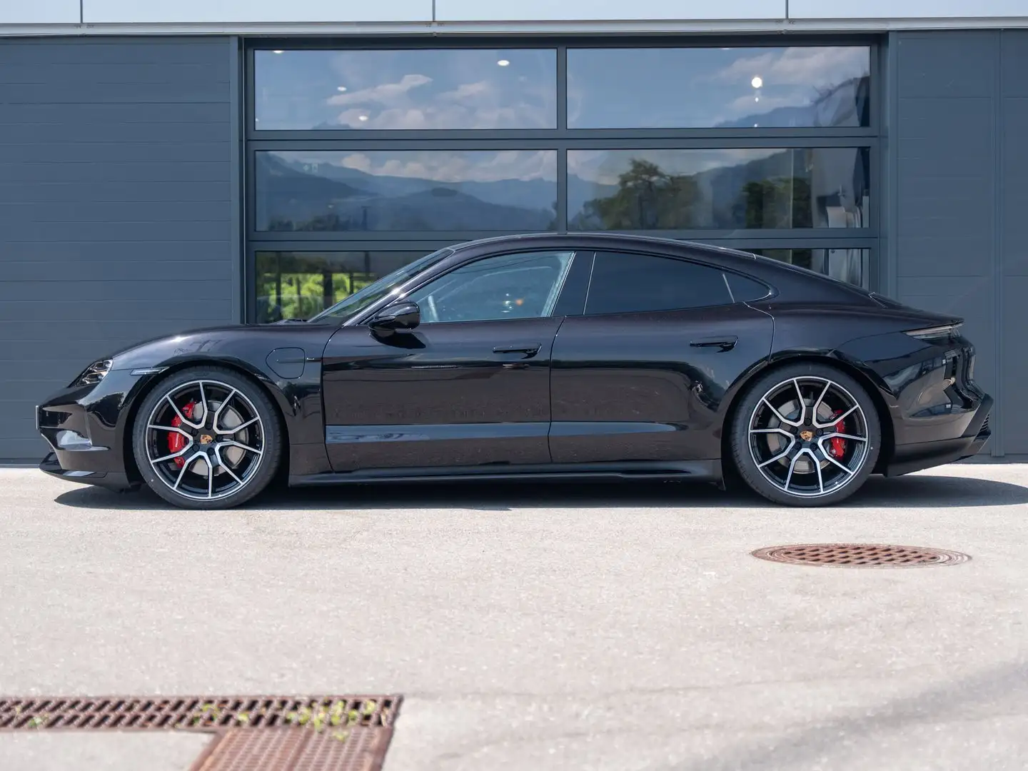Porsche Taycan 4S Black Edition Schwarz - 2