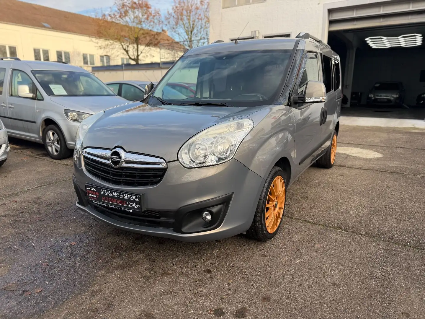 Opel Combo D Edition L1H1*TEMPOMAT*7-SITZER*AHK*ALU* Grau - 1