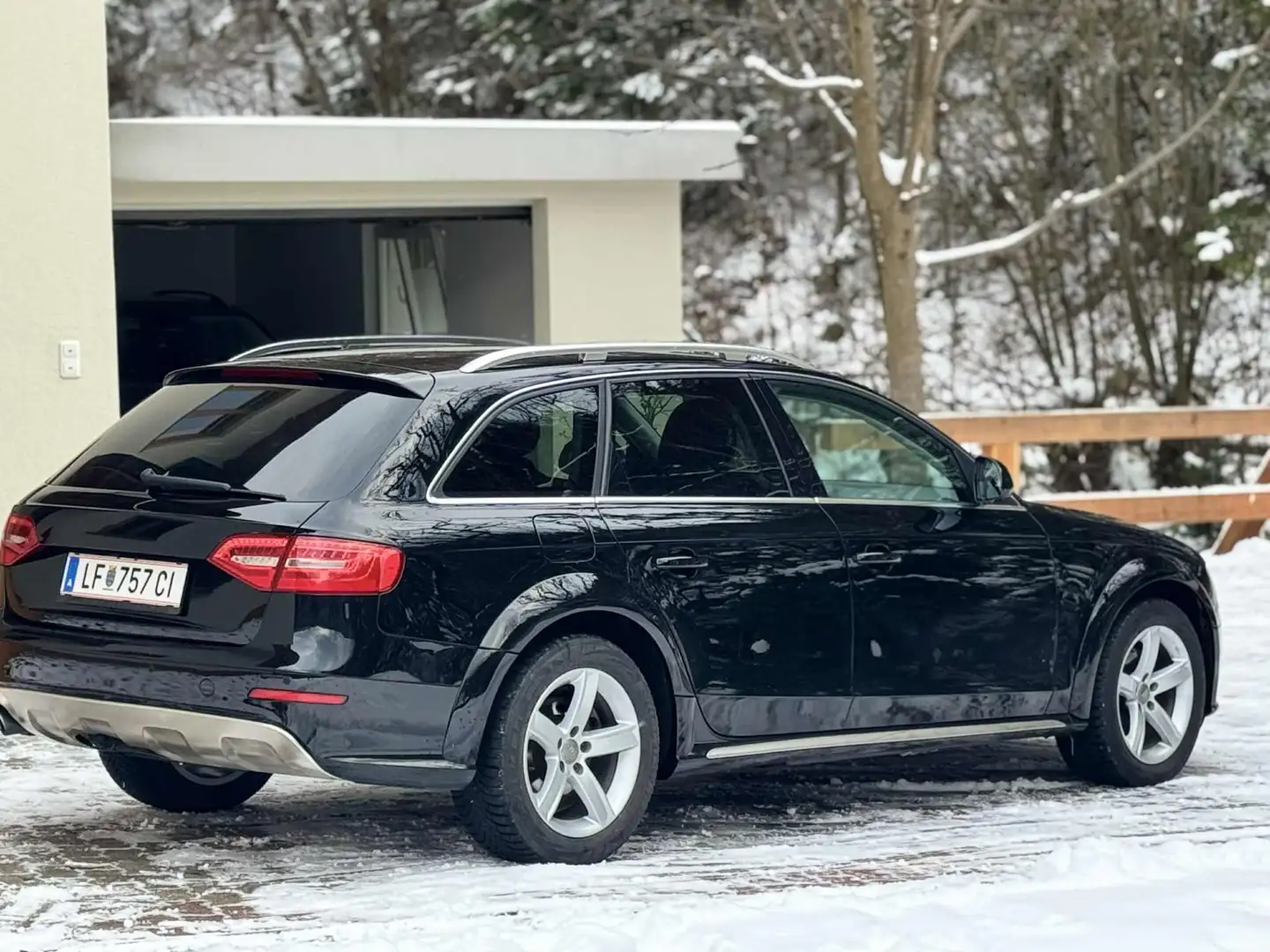 Audi A4 allroad quattro 2.0 TDI DPF Schwarz - 1