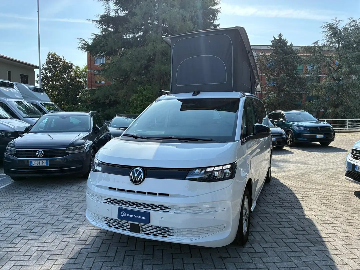 Volkswagen T7 California Beach Camper 2.0 TDI 150cv ant. DSG Bianco - 1