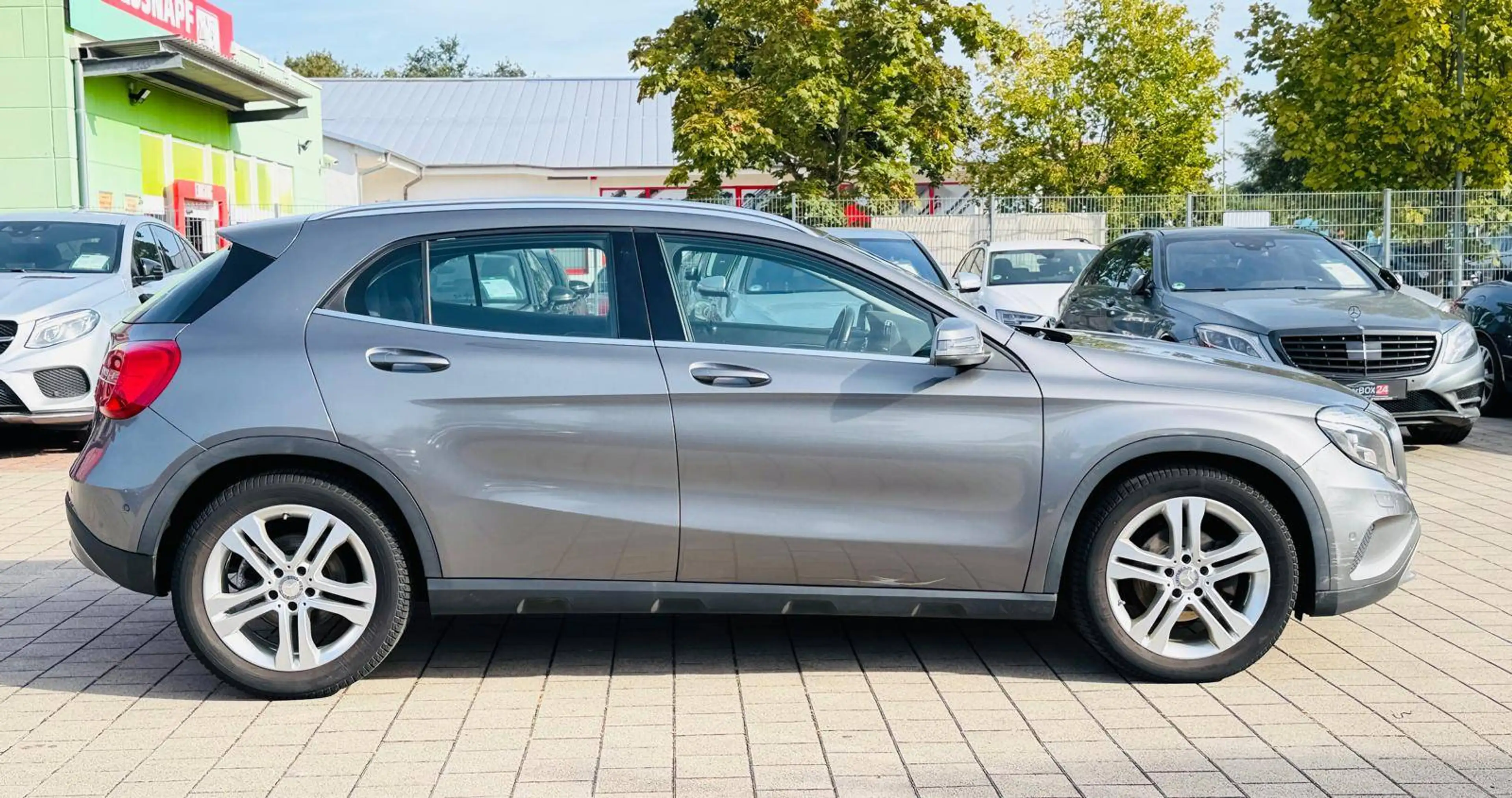 Mercedes-Benz GLA 220 4Matic Urban Garantie Finanzierung möglich — photo 17
