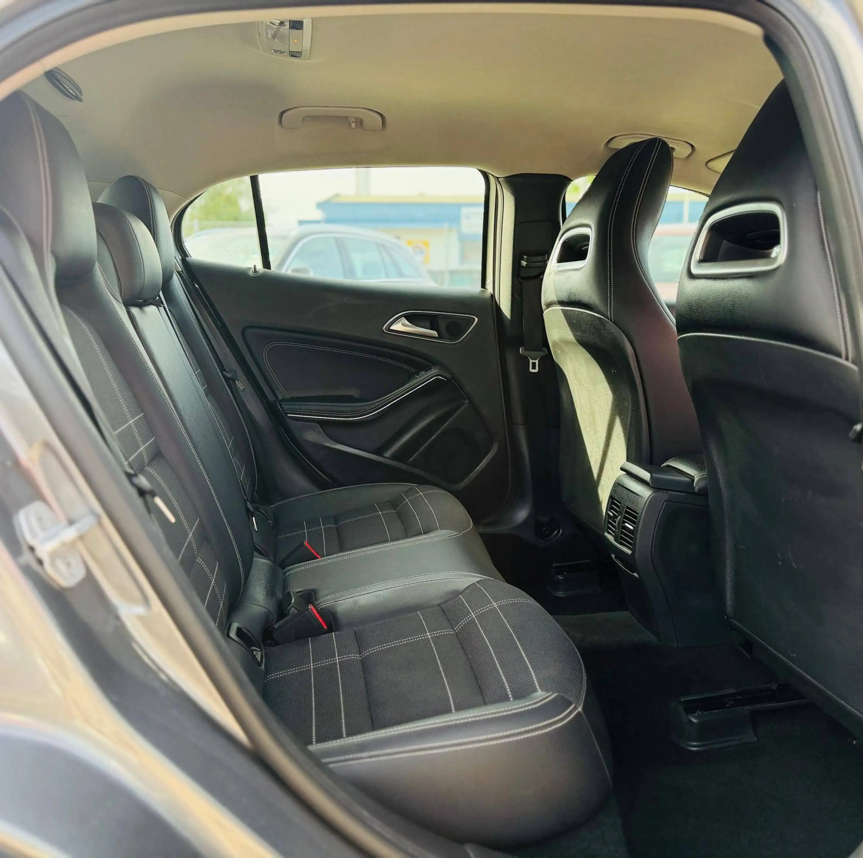 Mercedes-Benz GLA 220 4Matic Urban Garantie Finanzierung möglich — photo 8