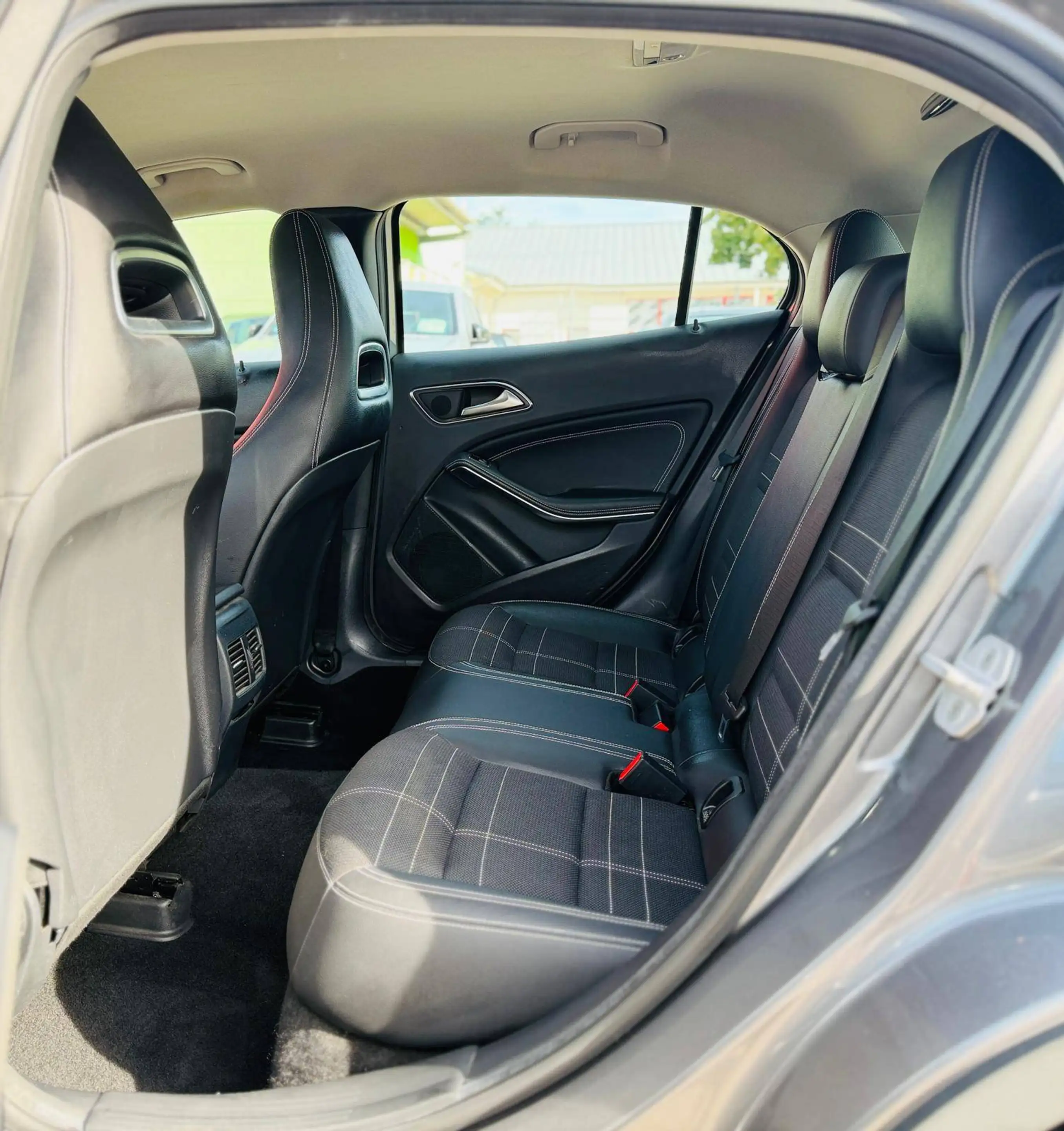 Mercedes-Benz GLA 220 4Matic Urban Garantie Finanzierung möglich — photo 6