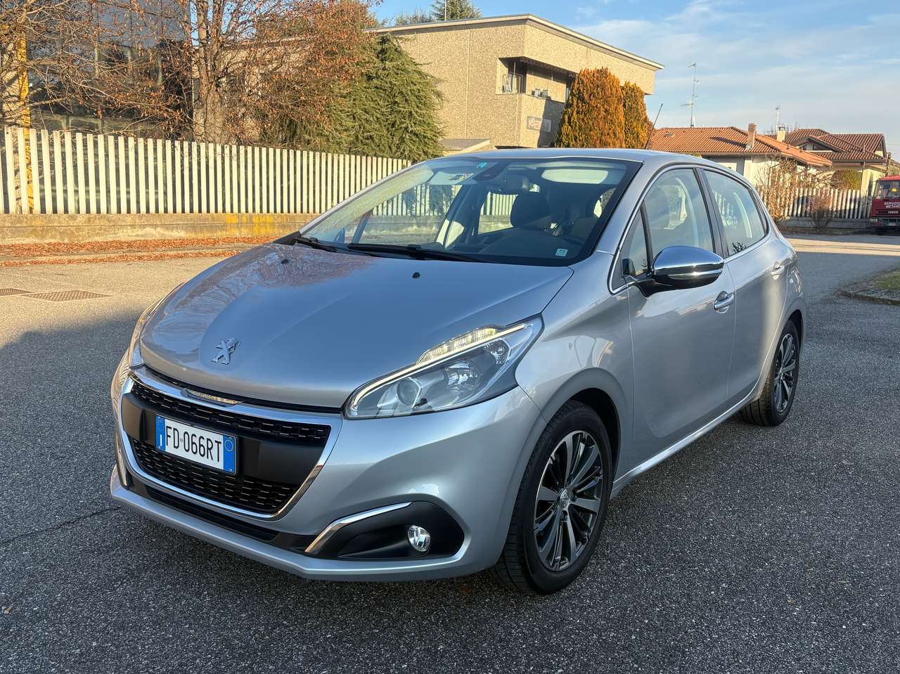 Peugeot 208 5p 1.2 puretech Allure 82cv