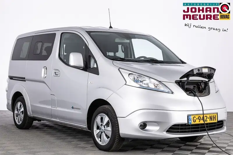 NISSAN Nv200