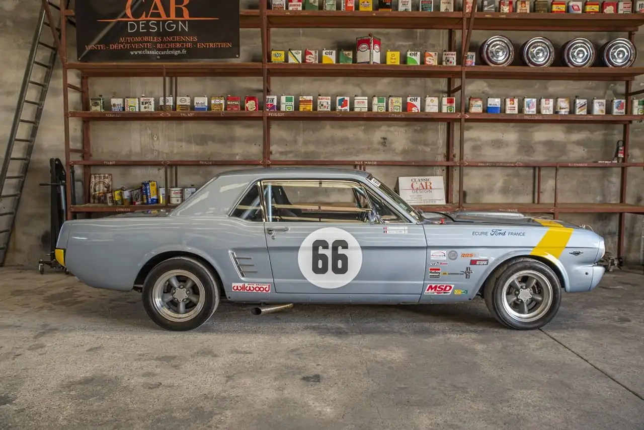 Ford Mustang V8 Racing, foto 7