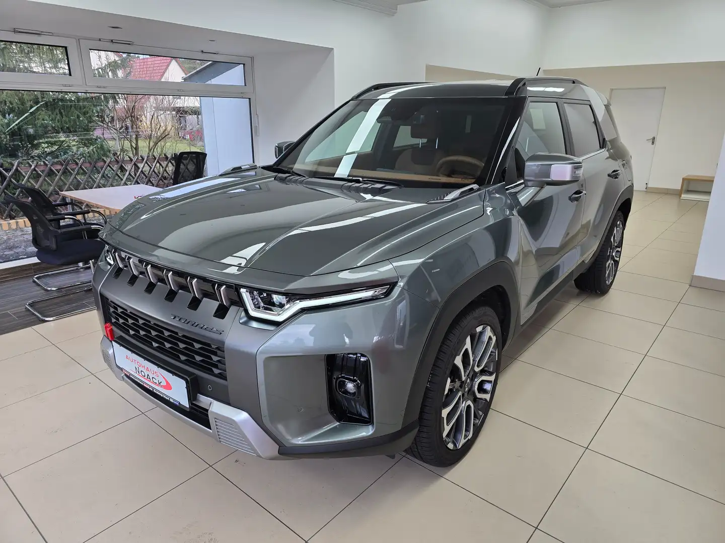 SsangYong Torres Automatik Forest Edition Anhängerkupplung Grau - 1
