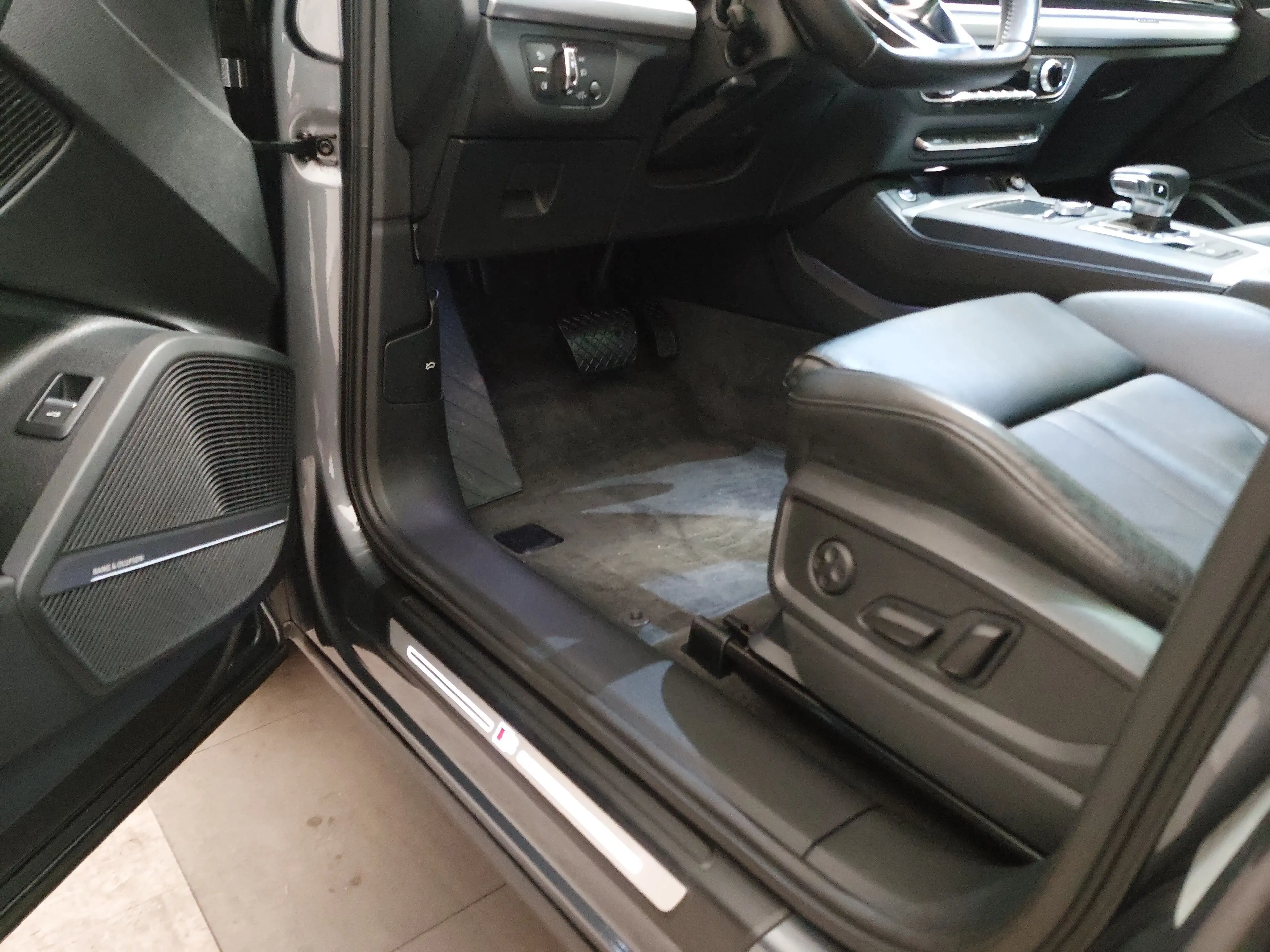 Audi Q5 50 TDI Qu. S-Line Leder Navi LED vc Pano — photo 7