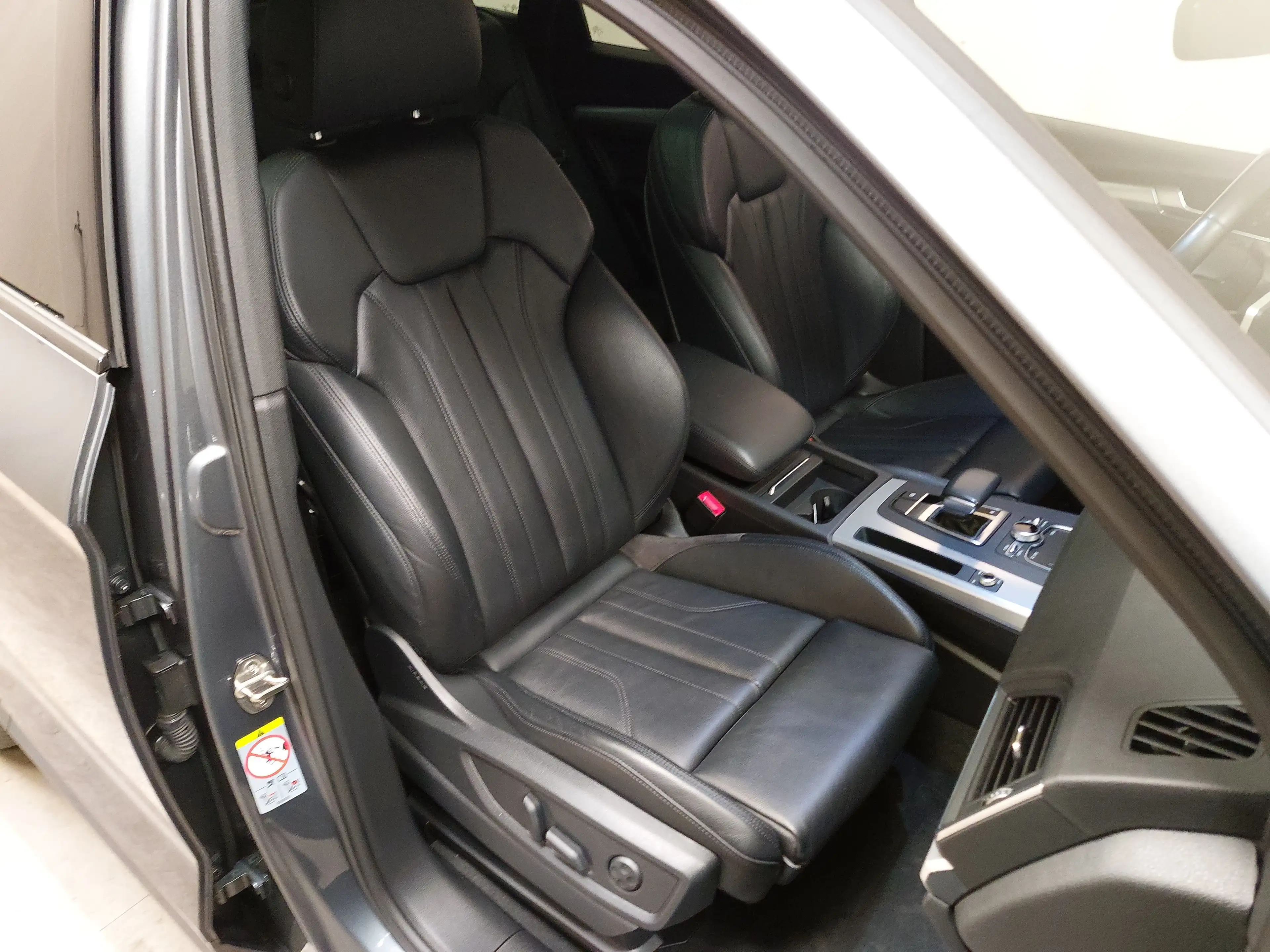 Audi Q5 50 TDI Qu. S-Line Leder Navi LED vc Pano — photo 10