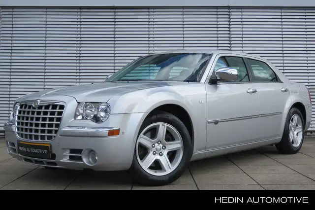 Chrysler 300C 2.7 V6 Platinum Uniek, 1e eigenaar in NIEUWSTAAT!