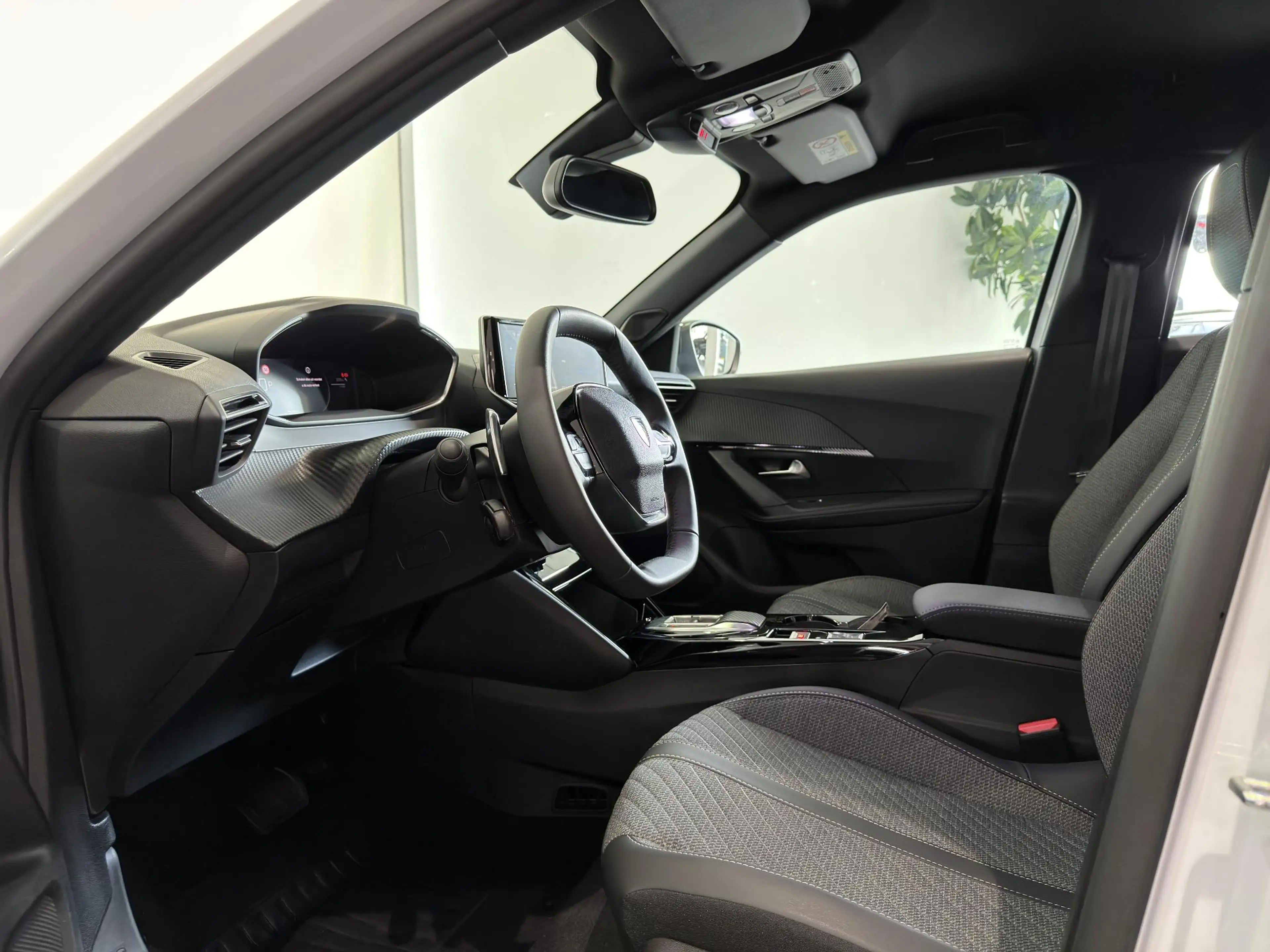 Peugeot 2008 1.2 Hybrid 145 Allure 8 jaar garantie — photo 7