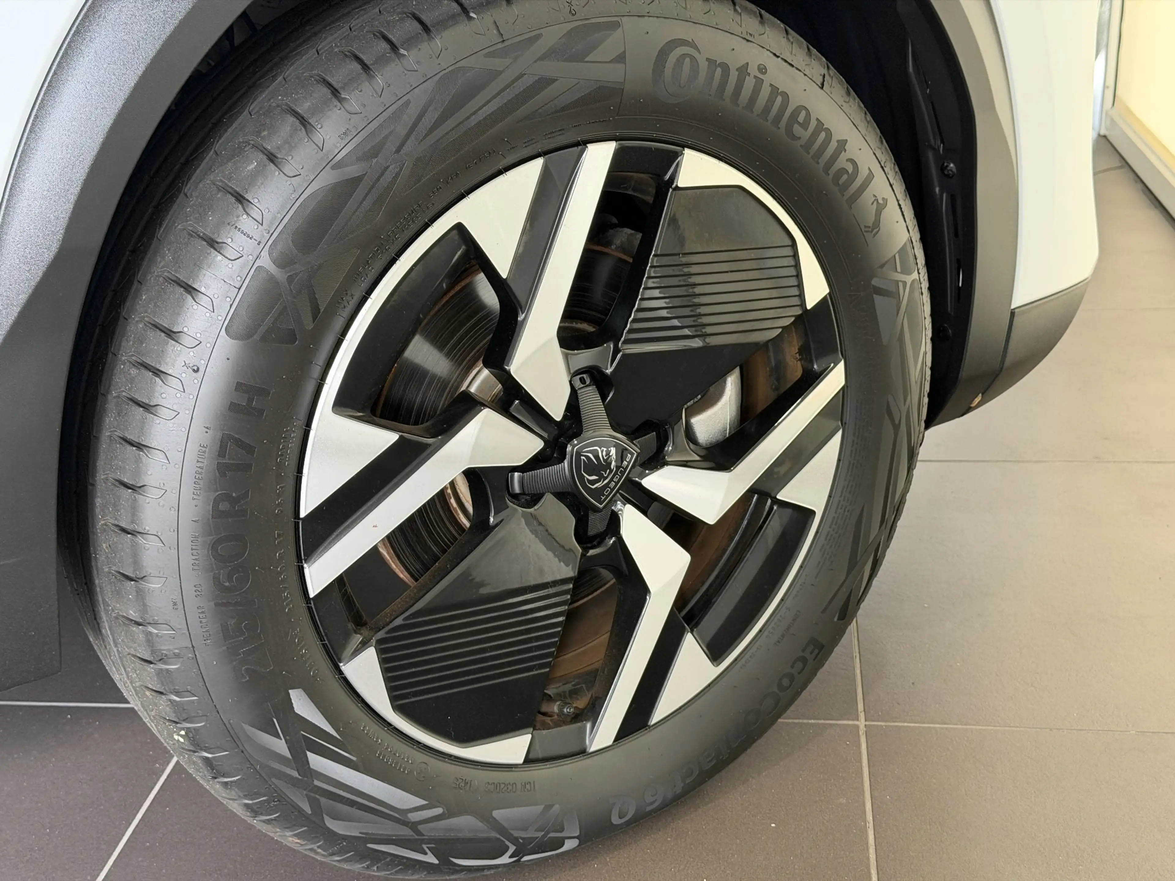 Peugeot 2008 1.2 Hybrid 145 Allure 8 jaar garantie — photo 12