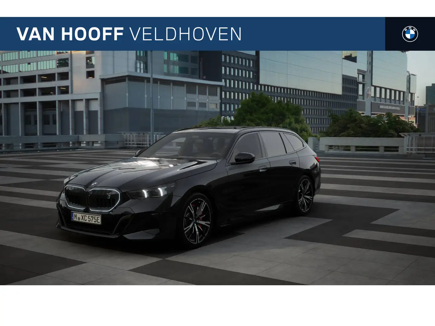 BMW i5 Touring eDrive40 M Sport / Panoramadak / Trekhaak Zwart - 1