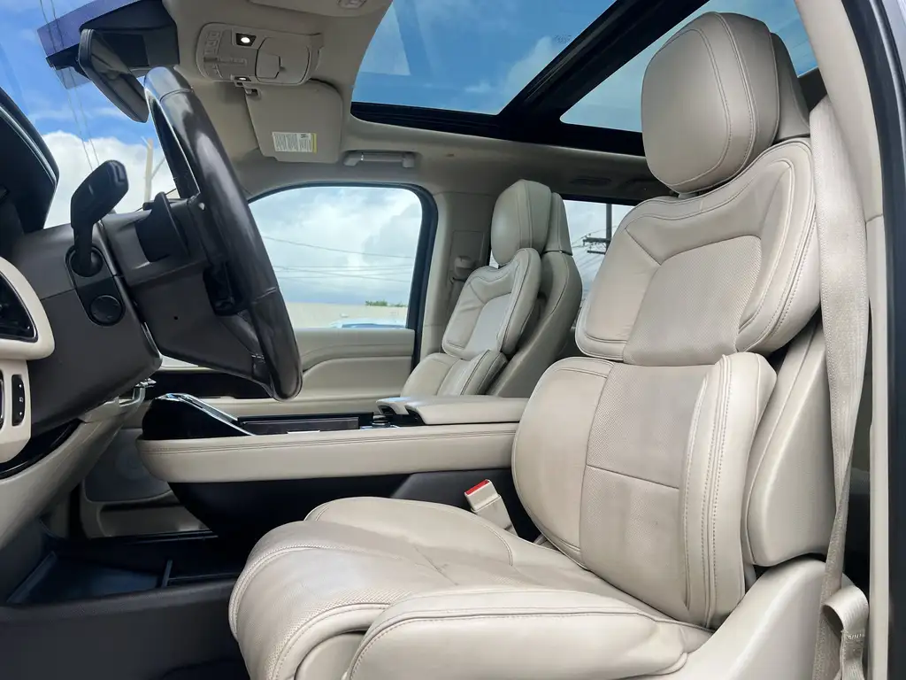 2018 Lincoln Navigator Reserve | Tech Pkg | Tow Pkg | MoonRoof — photo 8