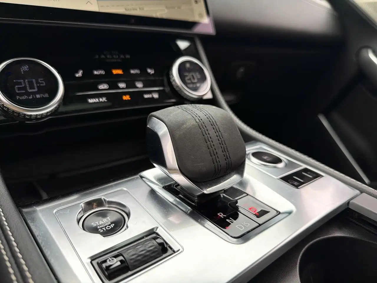 Jaguar F-Pace снимка Jaguar F-Pace