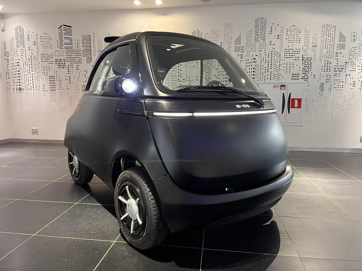 Micro Microlino COMPETIZIONE 10.5 kWh 100% ELEKTRISCH UNIEK EYECAT Negru - 1